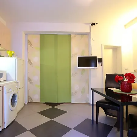 Apartment Honey *